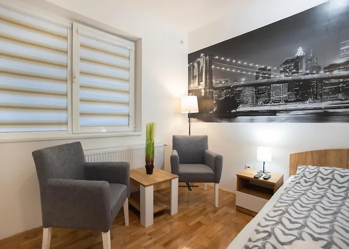 V & V Studio Apartments 2